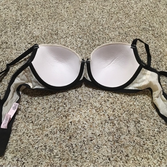 Victoria Secret Bra 36C
Dream Angels - Picture 5 of 6